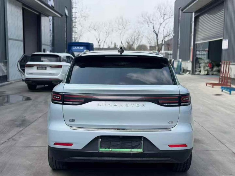 延安25年零跑汽车C118