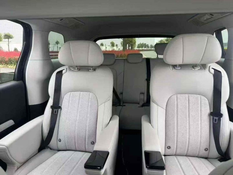 宜昌25年岚图汽车梦想家7