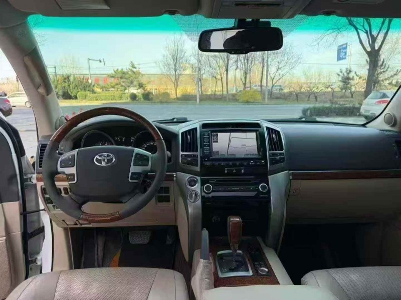 枣庄19年丰田兰德酷路泽5