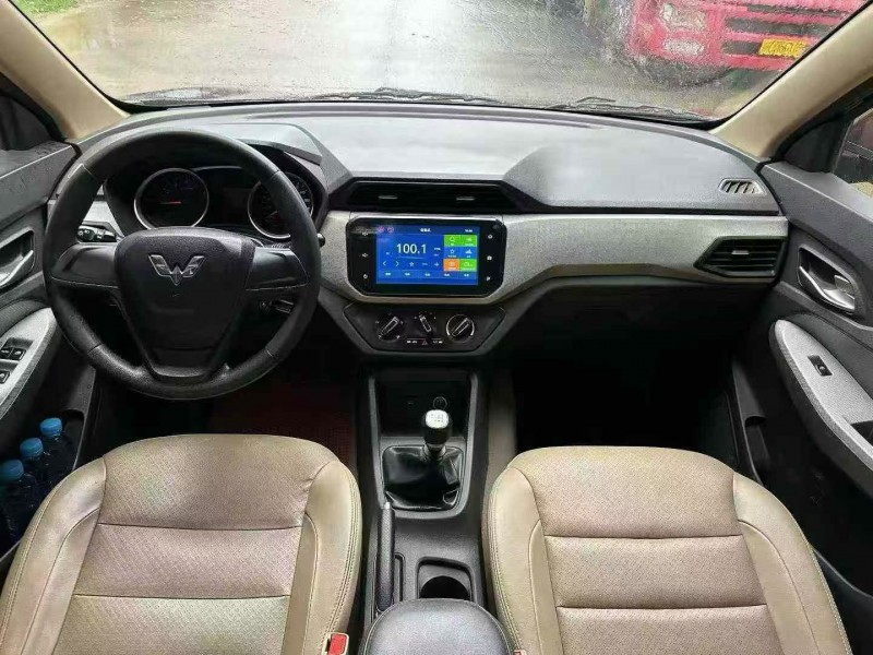 东莞20年五菱汽车宏光3