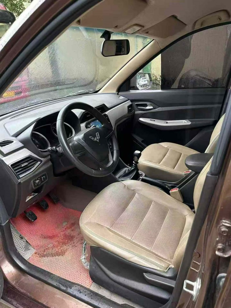 东莞20年五菱汽车宏光4