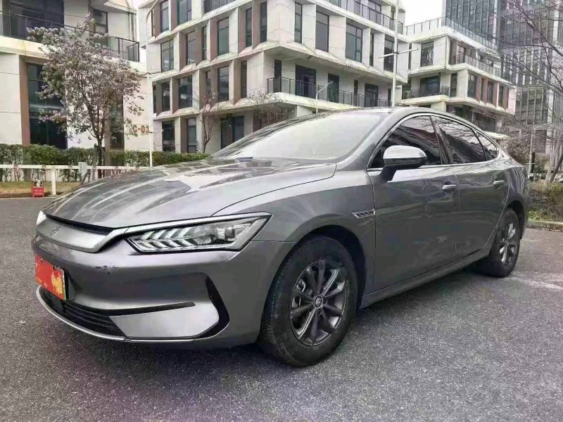 广州23年比亚迪秦3