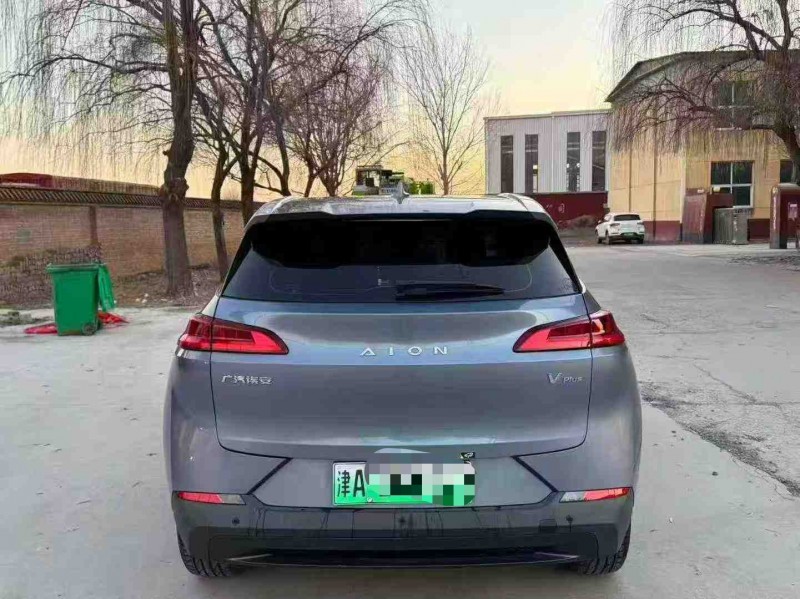 保定25年传祺埃安V8