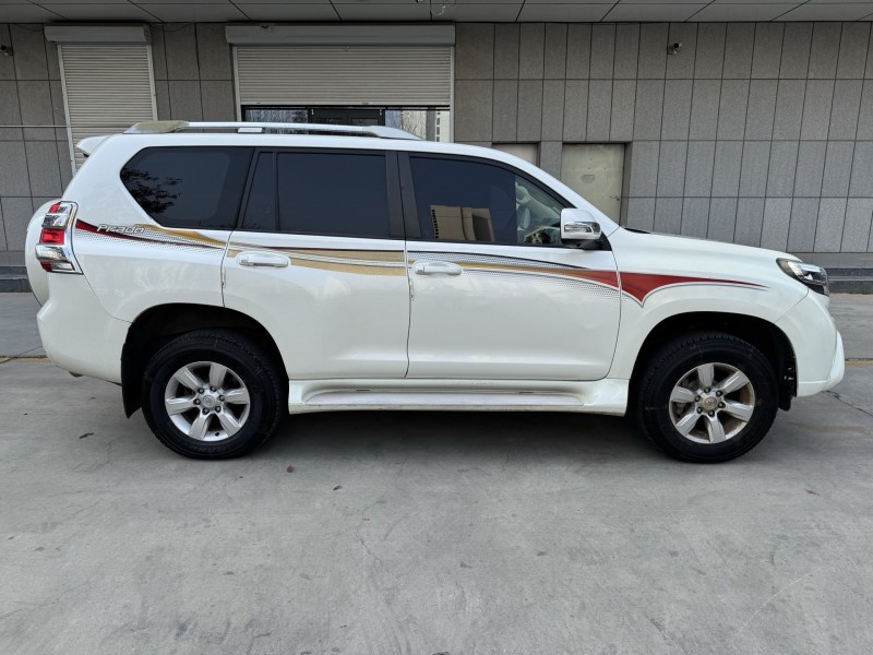 济宁15年丰田普拉多8