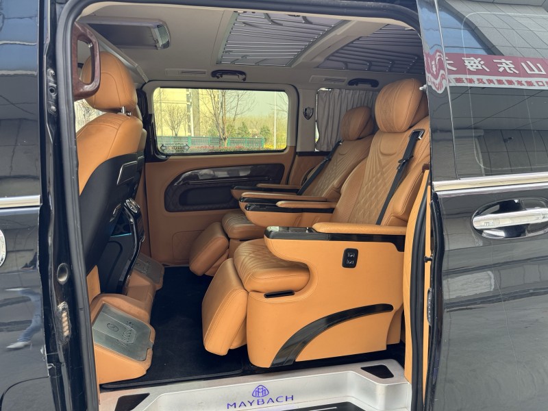 济宁20年奔驰威霆5