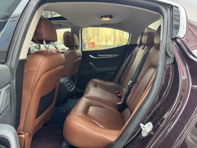 济宁16年玛莎拉蒂Ghibli6