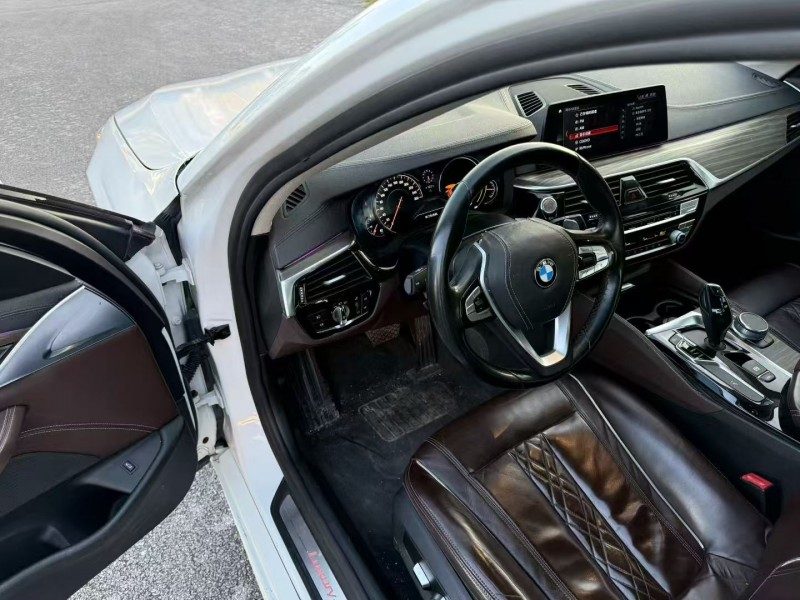 南宁18年宝马5系4