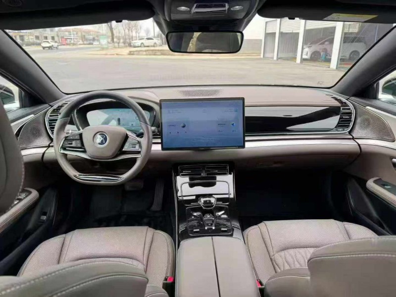 保定24年比亚迪汉4