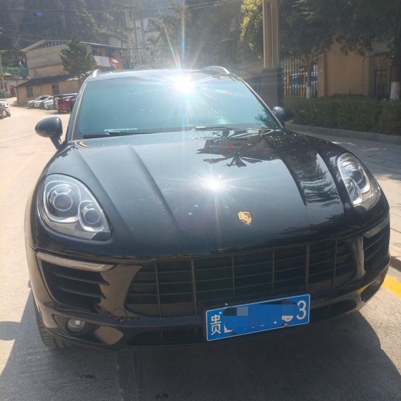 黔东南15年保时捷Macan1