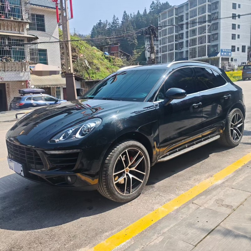 黔东南15年保时捷Macan2