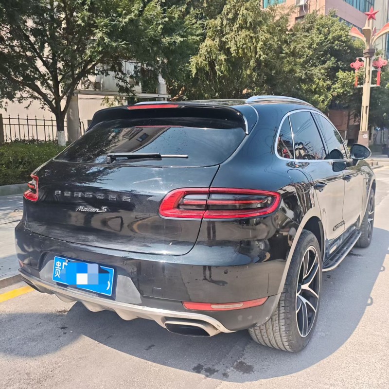 黔东南15年保时捷Macan3