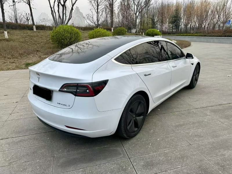 临沂19年特斯拉MODEL 37