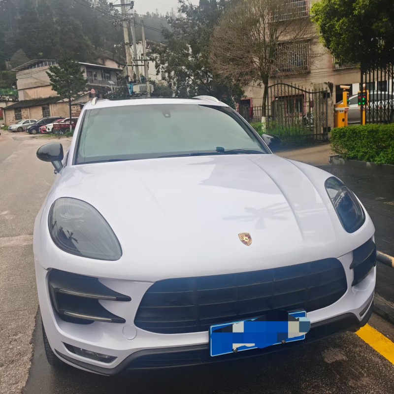 黔东南16年保时捷Macan1