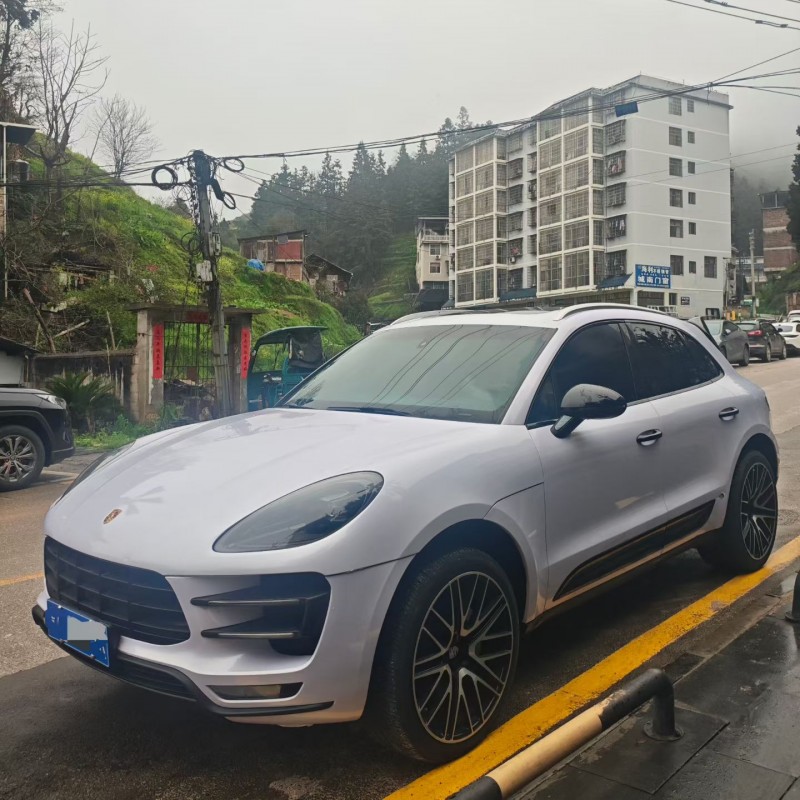 黔东南16年保时捷Macan2