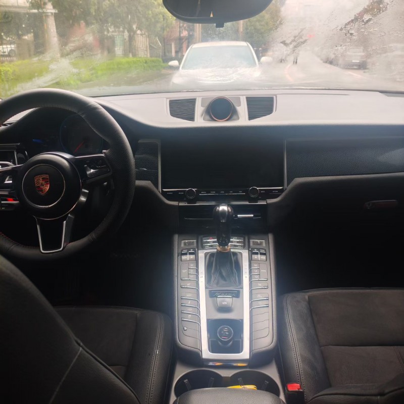 黔东南16年保时捷Macan4
