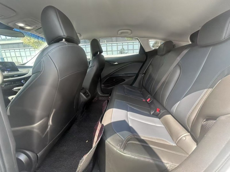 汕头24年别克微蓝5