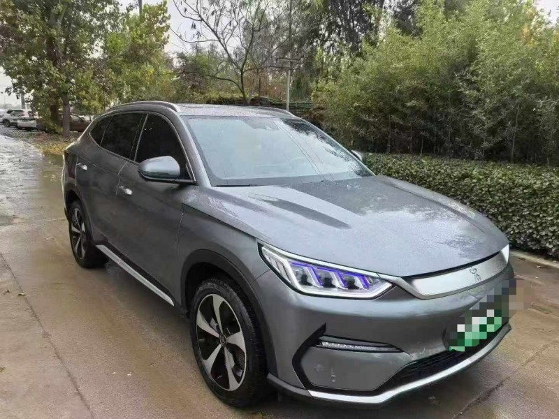 保定22年比亚迪宋新能源3