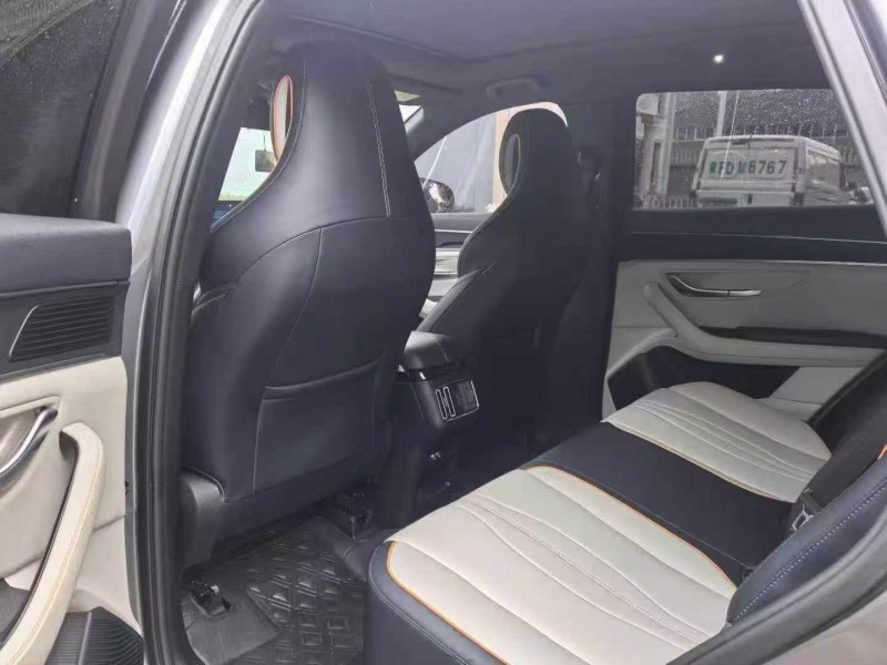 保定22年比亚迪宋新能源5