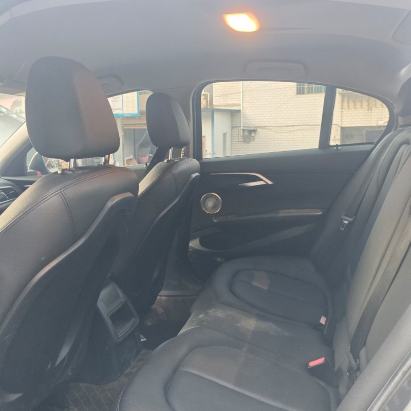 黔东南21年宝马1系4