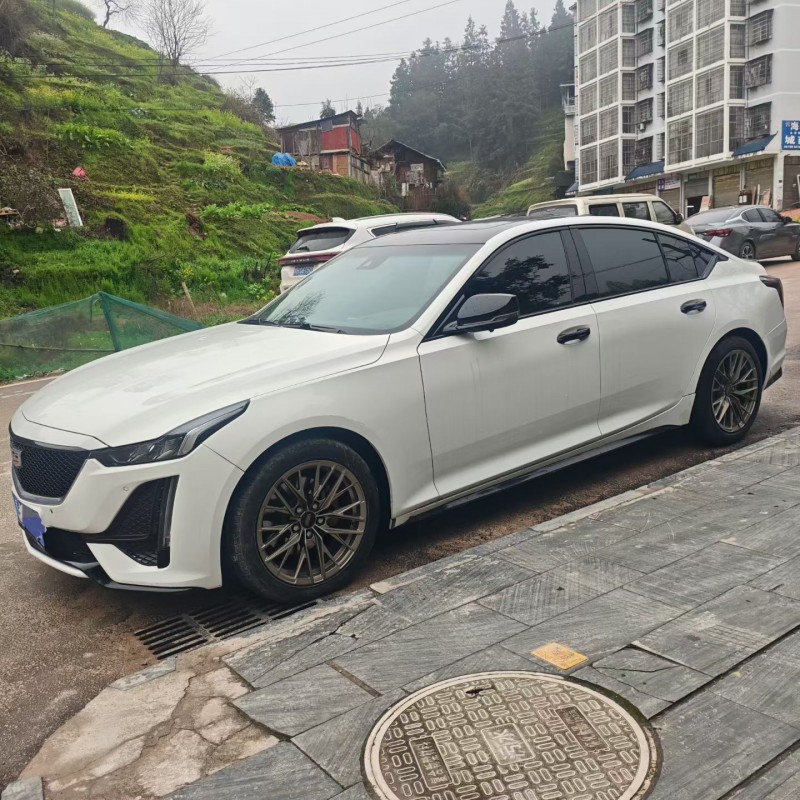 黔东南20年凯迪拉克CT55