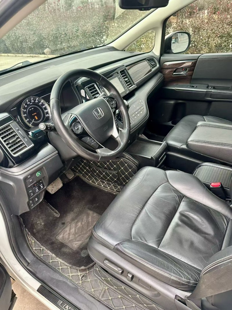 临沂18年本田艾力绅4