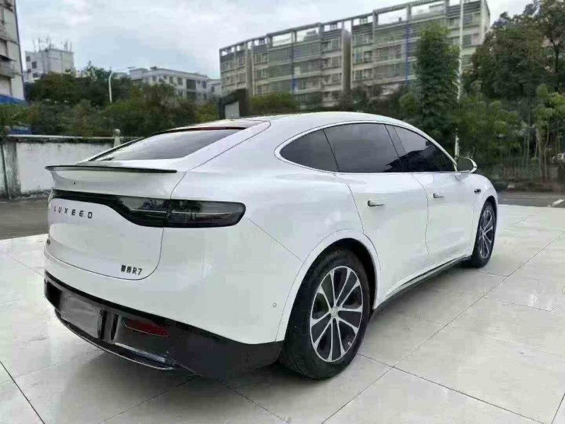 珠海25年华为智选智界8