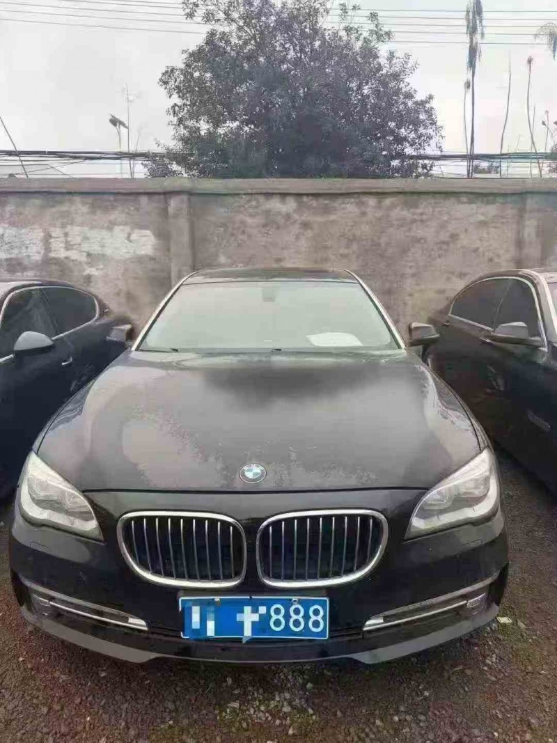 张家界15年宝马7系1