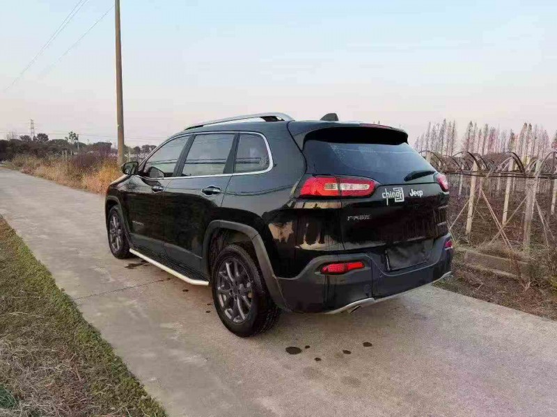 衢州20年Jeep指南者7