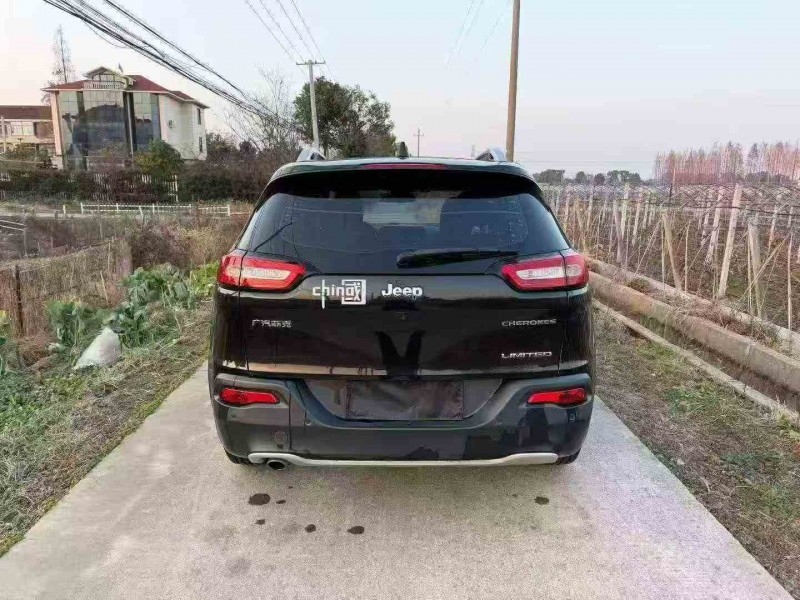 衢州20年Jeep指南者8