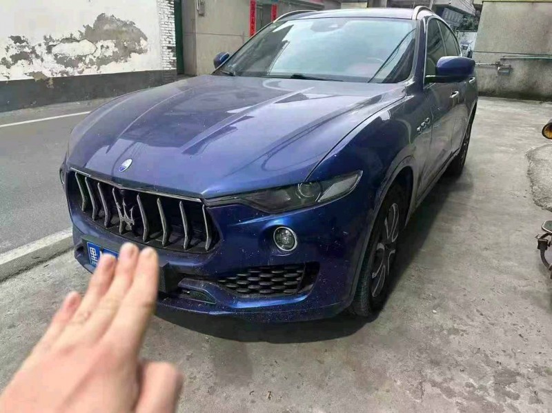 广州17年玛莎拉蒂Levante2
