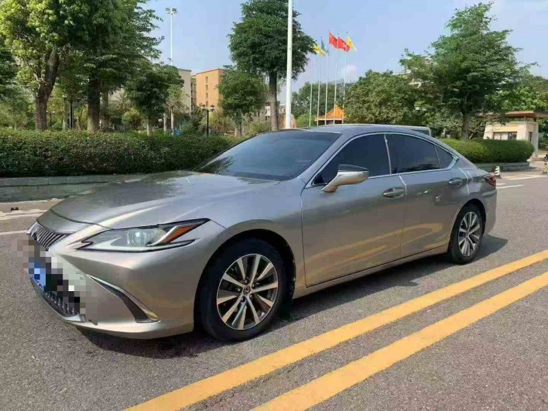 梧州19年雷克萨斯ES2