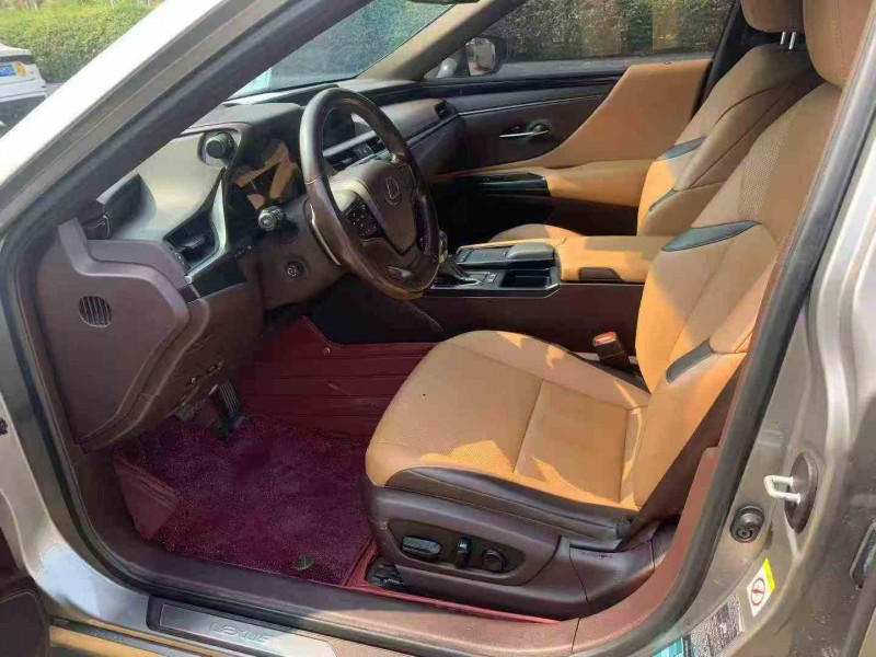 梧州19年雷克萨斯ES6