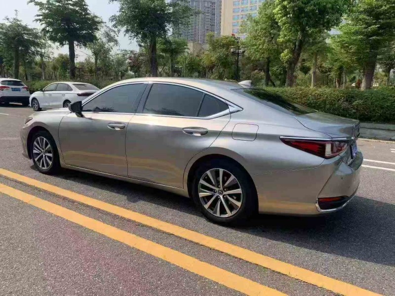 梧州19年雷克萨斯ES7