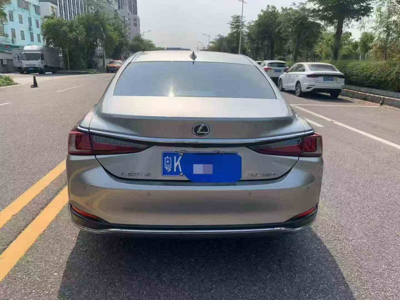 梧州19年雷克萨斯ES8