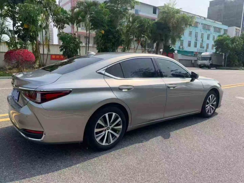 梧州19年雷克萨斯ES9