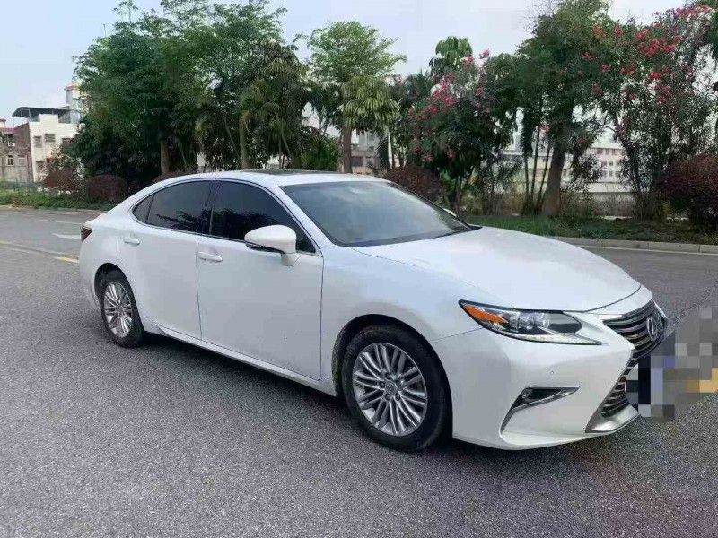 汕头17年雷克萨斯ES2