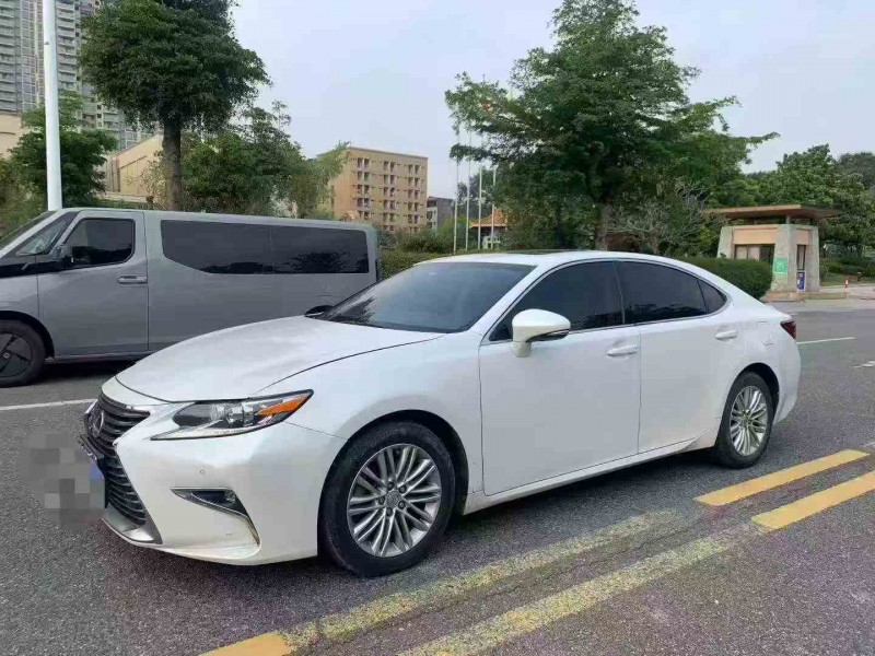 汕头17年雷克萨斯ES3