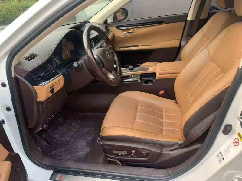 汕头17年雷克萨斯ES6