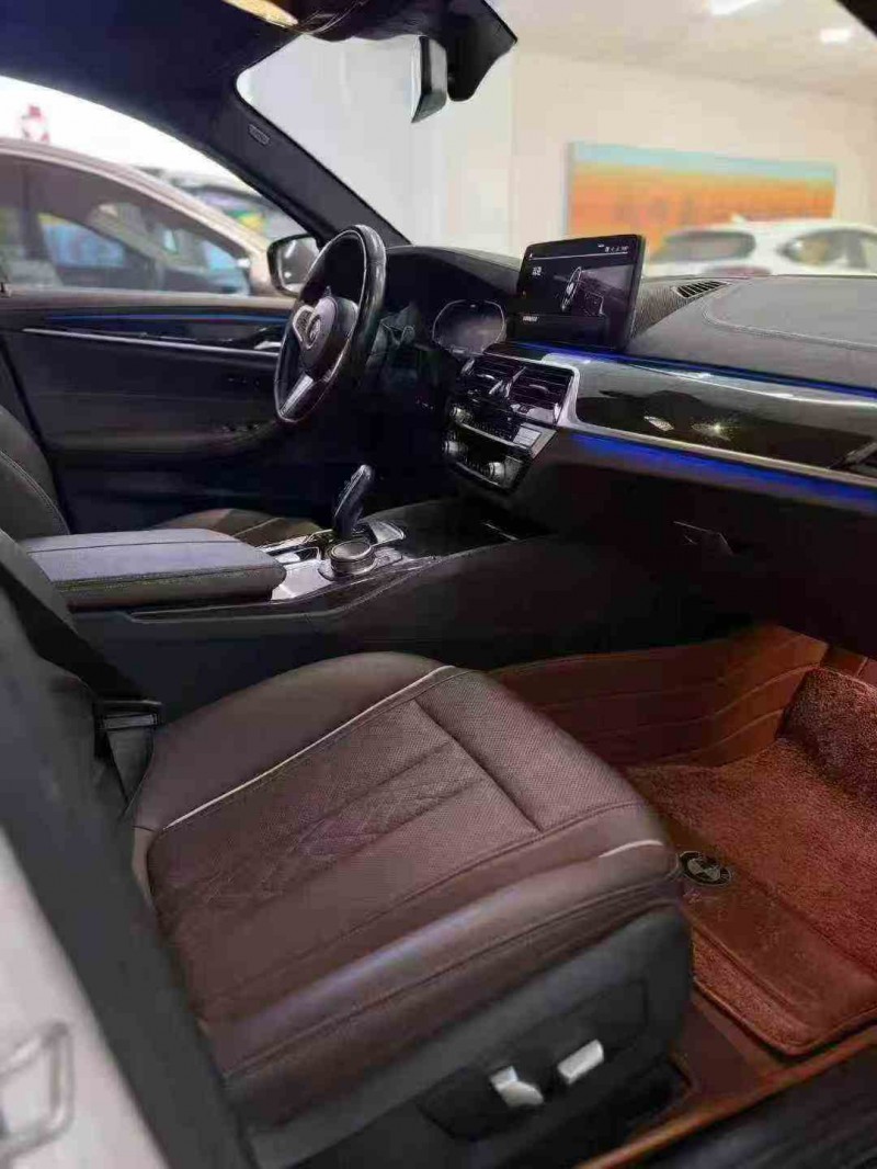 重庆22年宝马5系4