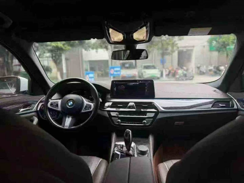 重庆22年宝马5系5