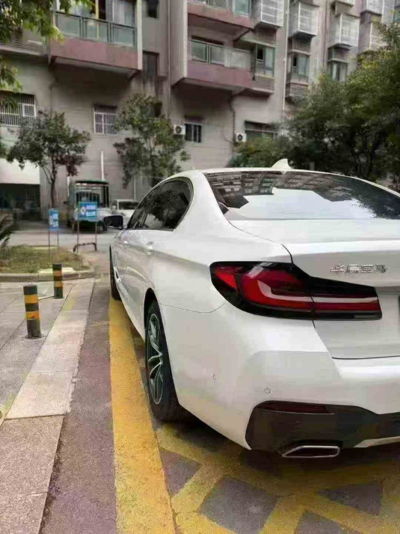 重庆22年宝马5系8