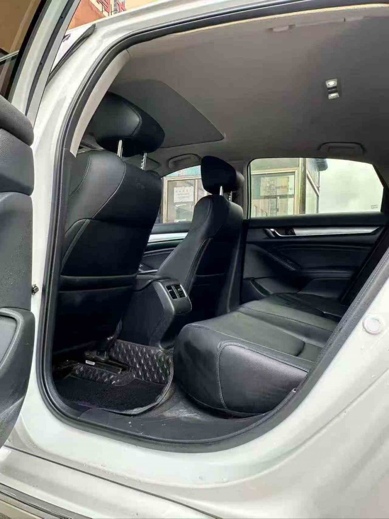 毕节20年本田雅阁4