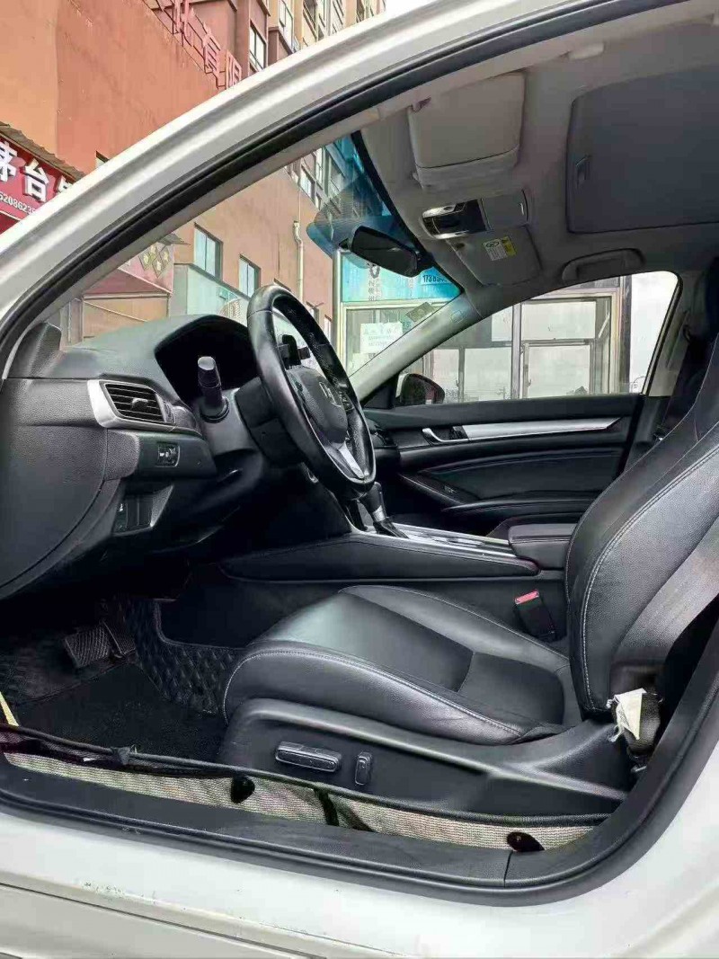 毕节20年本田雅阁5