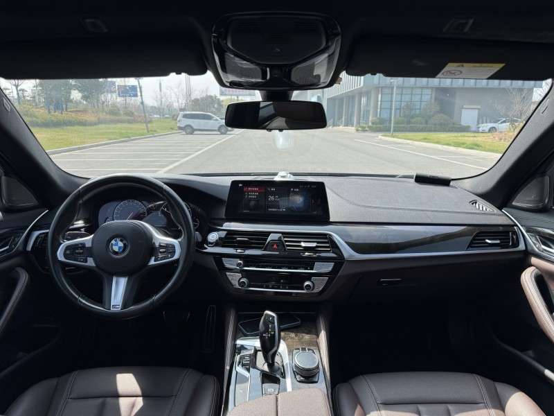 盐城19年宝马5系8