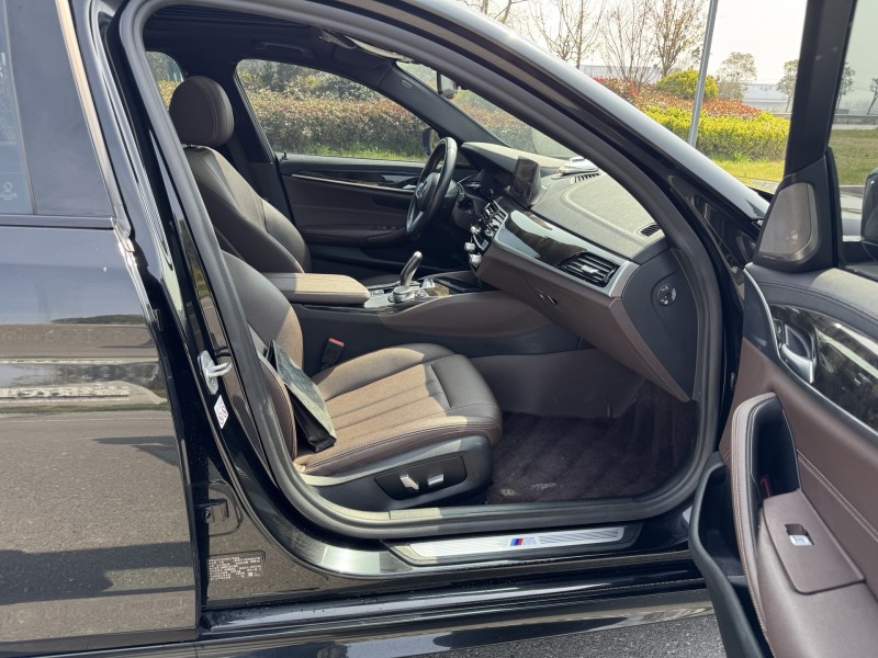 盐城19年宝马5系9