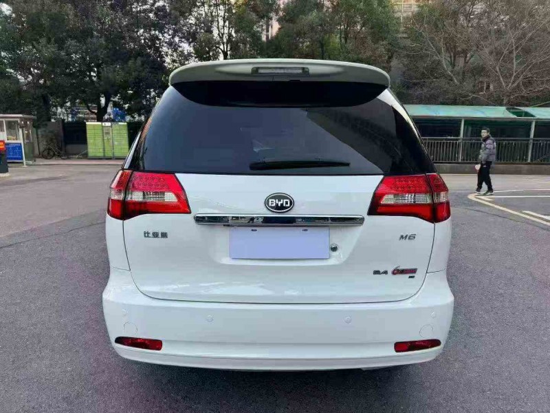 岳阳17年比亚迪M68