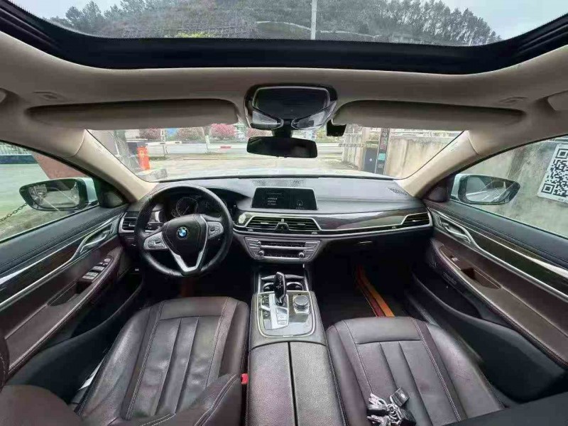 毕节17年宝马7系5