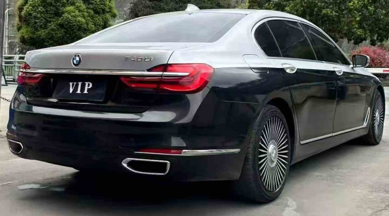 毕节17年宝马7系8