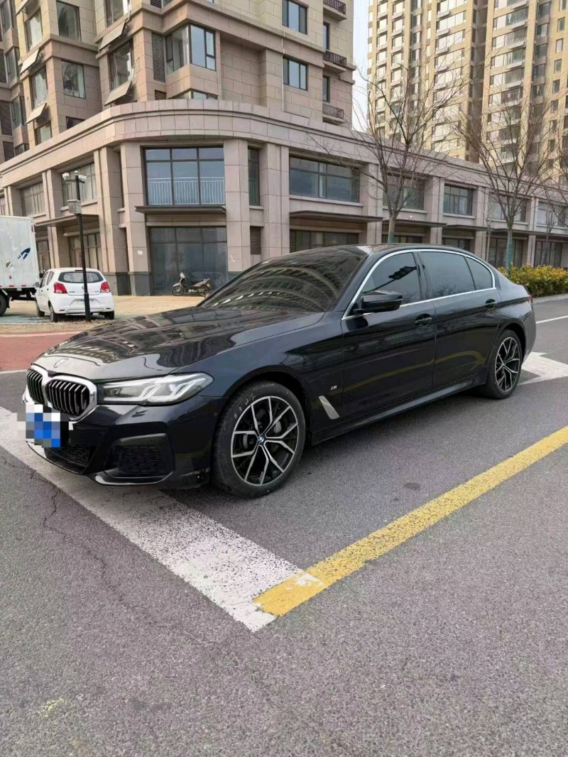 日照22年宝马5系4