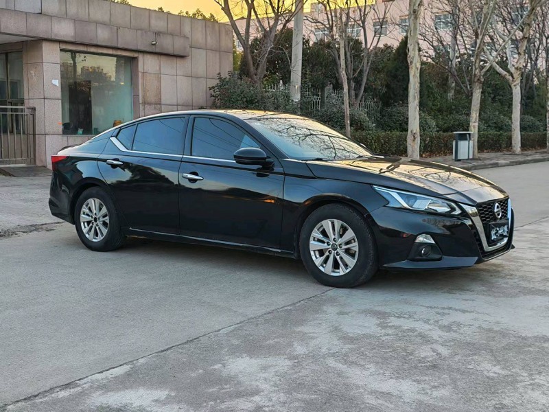 平頂山22年日產天籟3